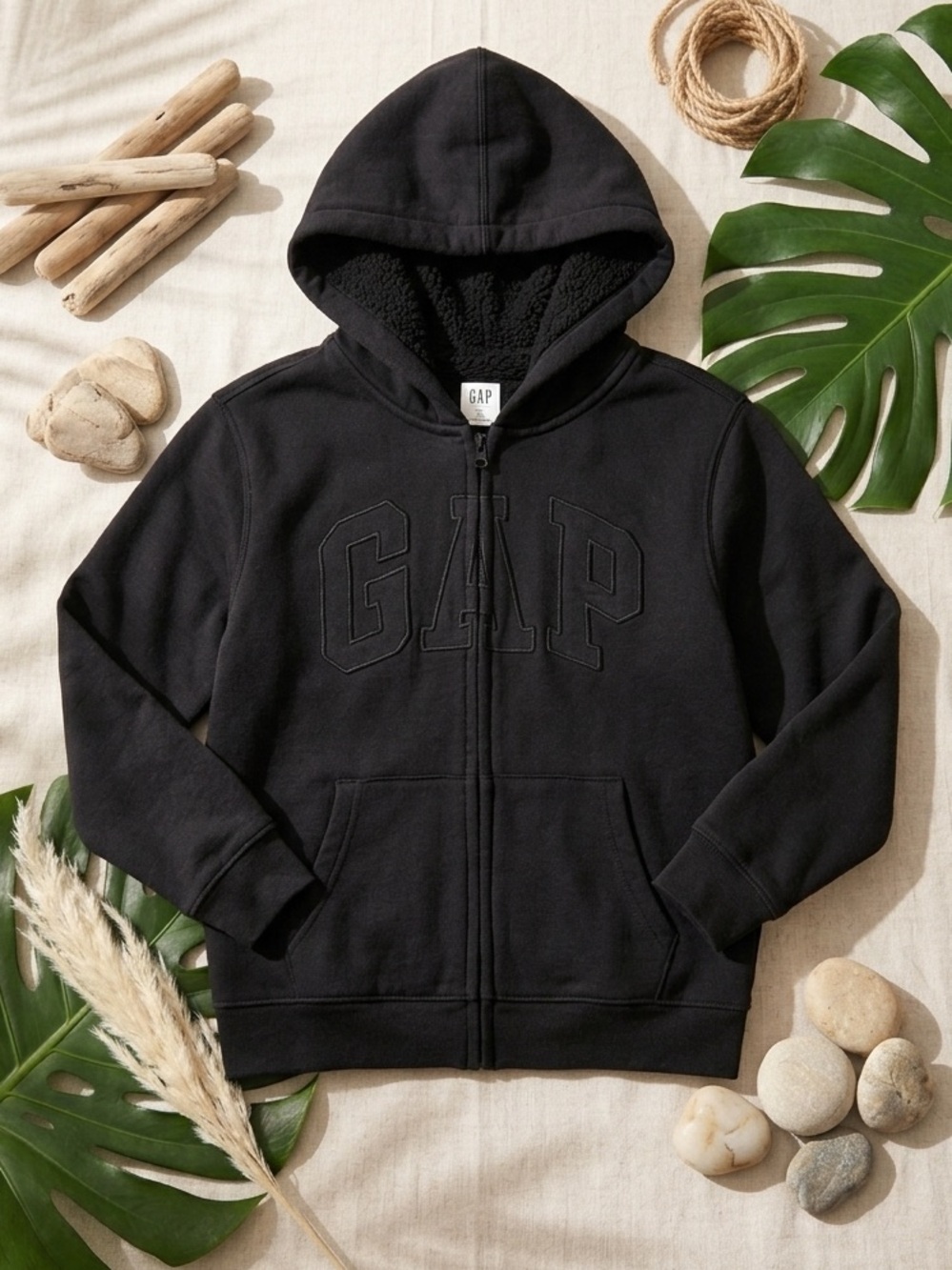 GAP Boys Black Sherpa-Lined Full-Zip Hoodie – Cozy Logo Sweatshirt